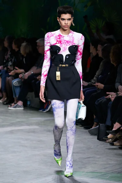 Look 32